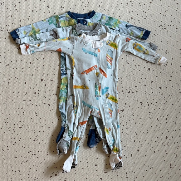 👶🏽 BURT’S BEES BABY - SNUG FIT ONE-PIECE FOOTED NON-SLIP SLEEPER SET (3) 12 mo. - Picture 1 of 9